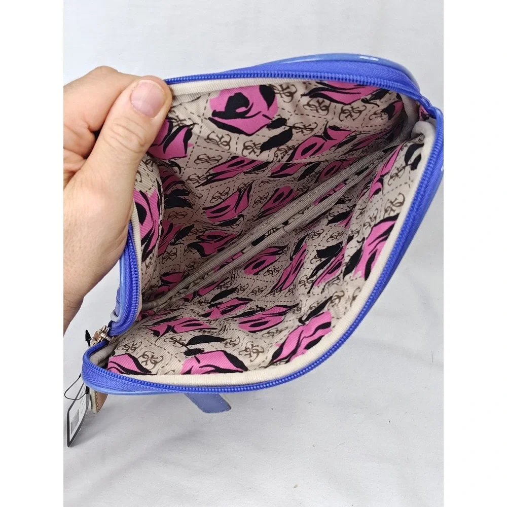 NWT GUESS Frosted Blue Tablet iPad Laptop Sleeve Case Pouch Bag X3753222